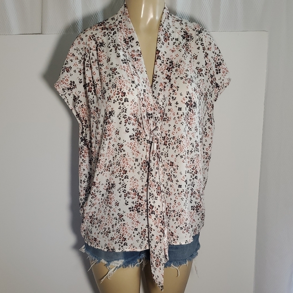 Loft Factory Shirt Women’s Ceam Blouse Floral Print Size L